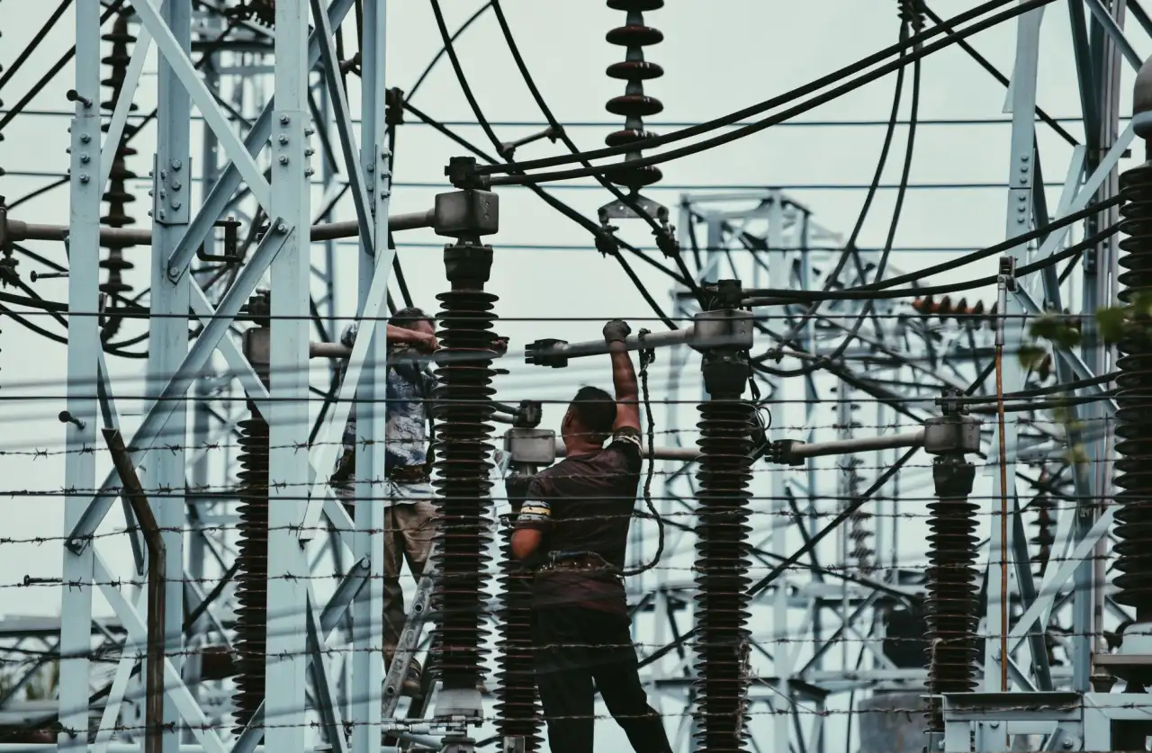 亿特管业PVC-U管件与PPR管件性能对比及选型建议