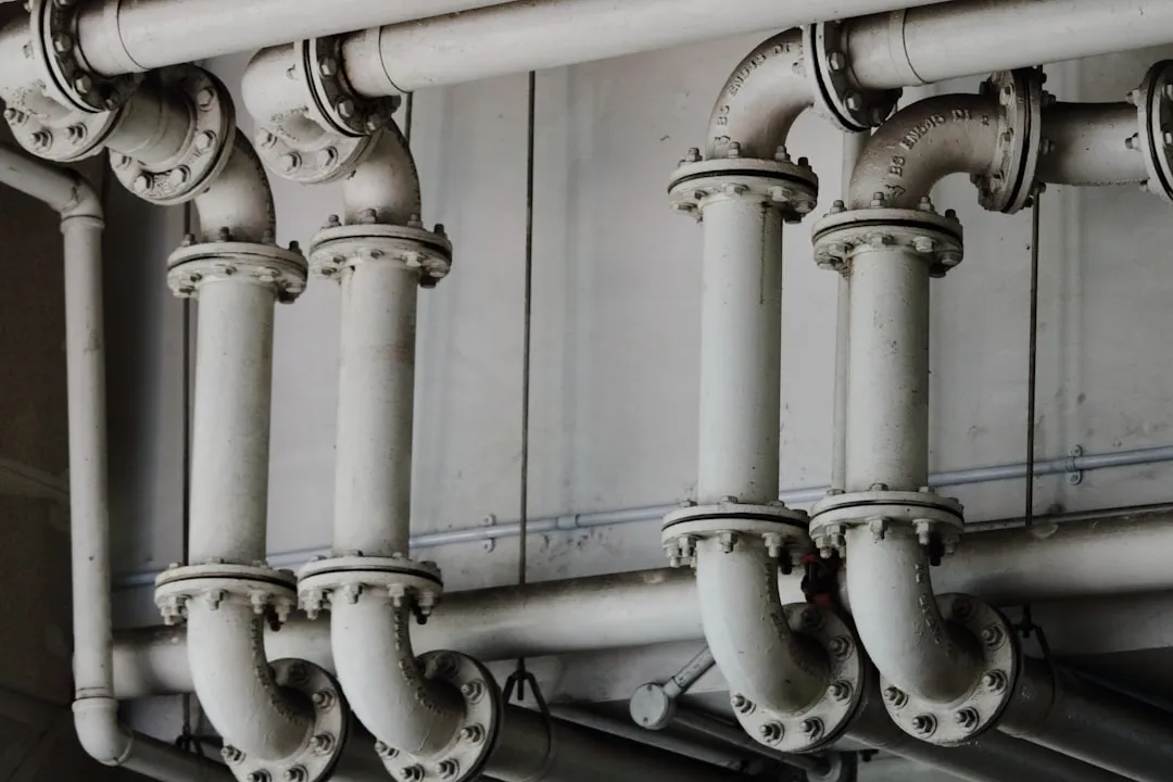 聊城亿特管业PVC-U排水管材与PPR管件性能对比及应用场景分析正文配图 1